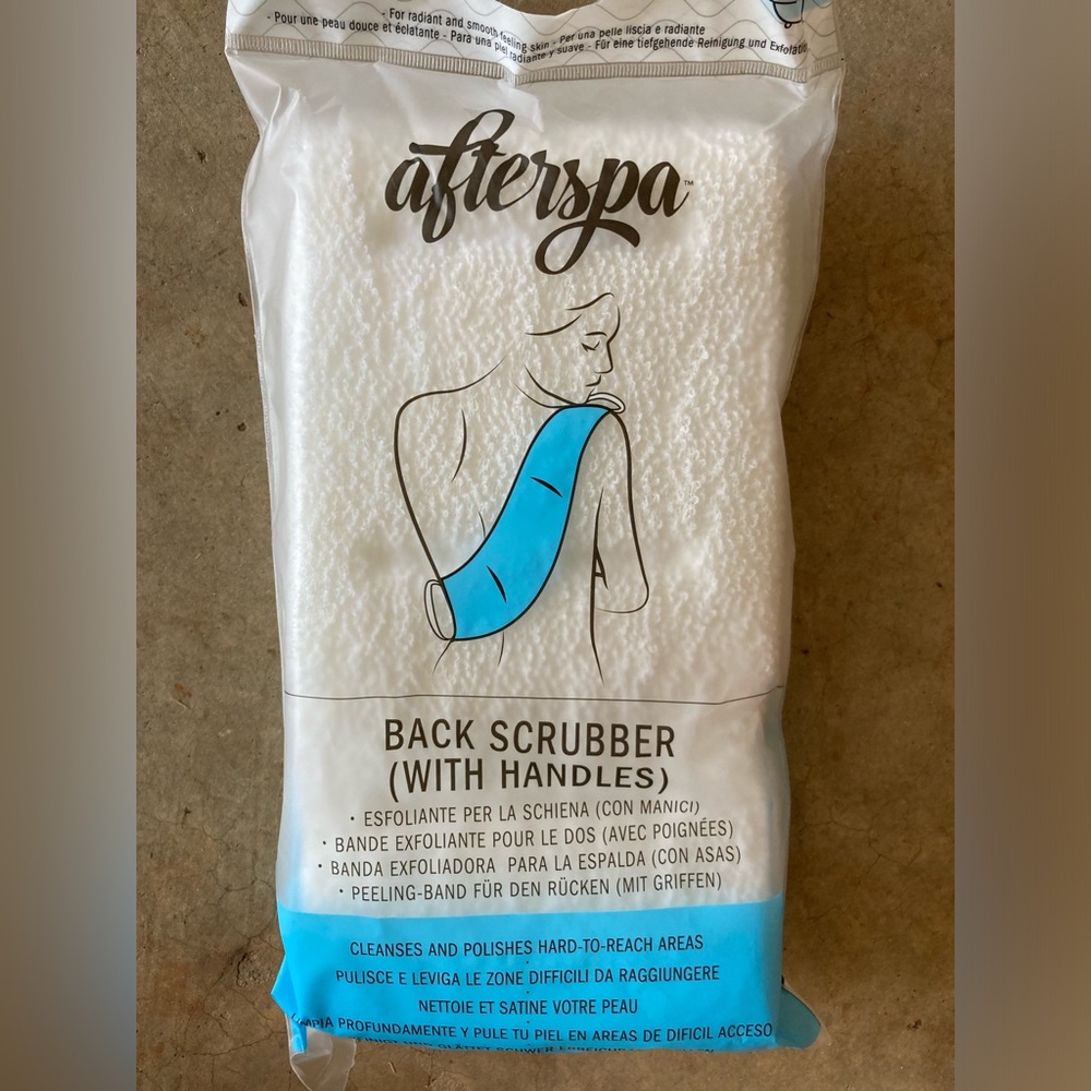 Afterspa back scrubber with handles